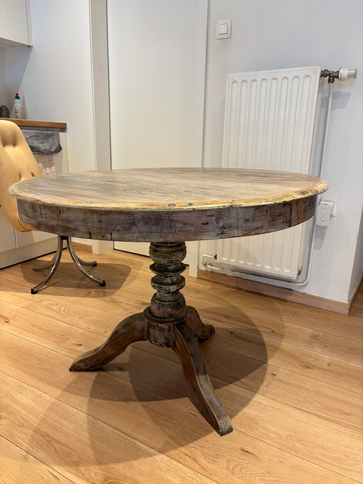 Compacte ronde eettafel, Ophalen