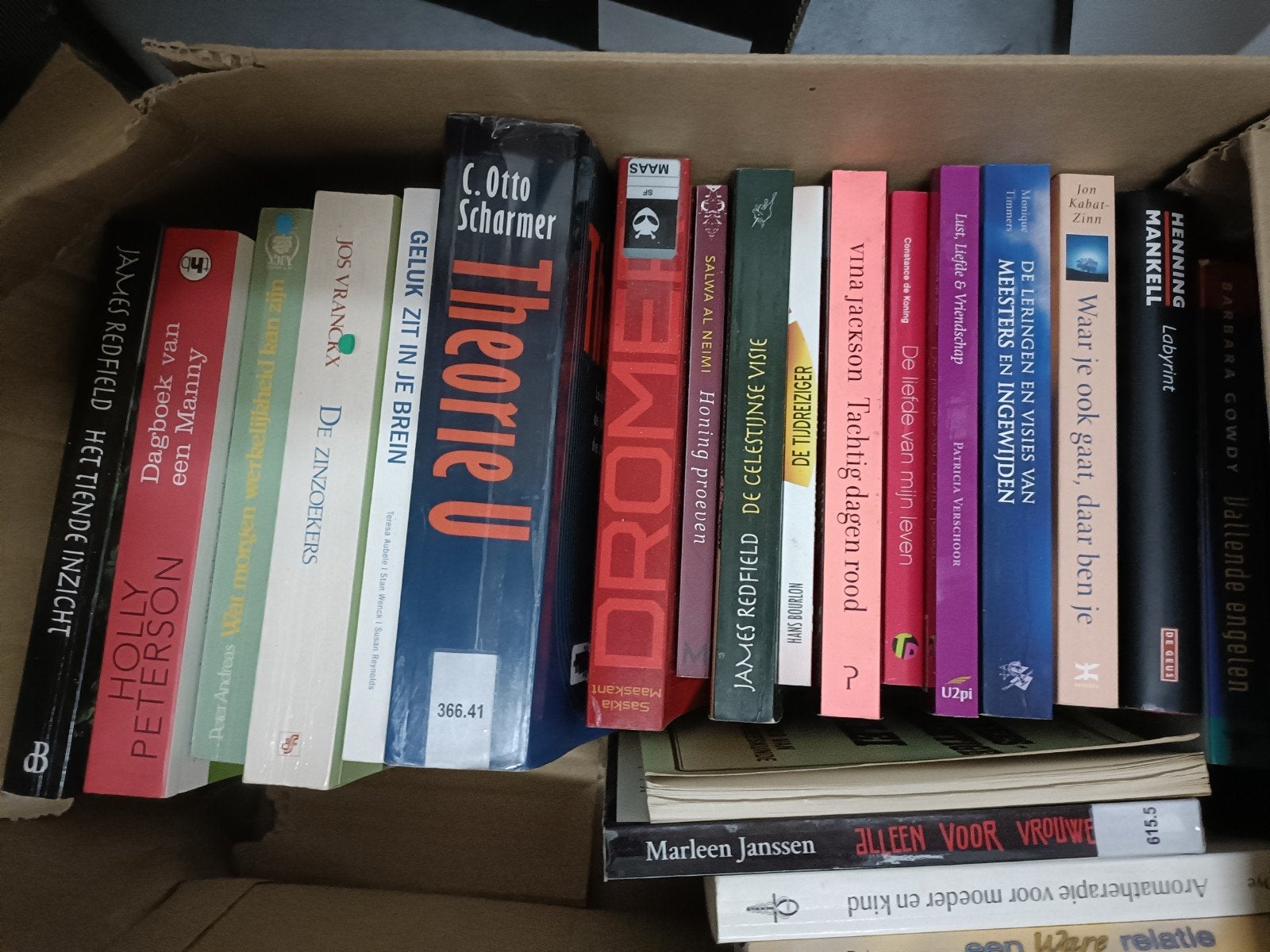 Boeken verkrijgbaar, klein prijsje onderwerp meer humaan, Boeken, Ophalen