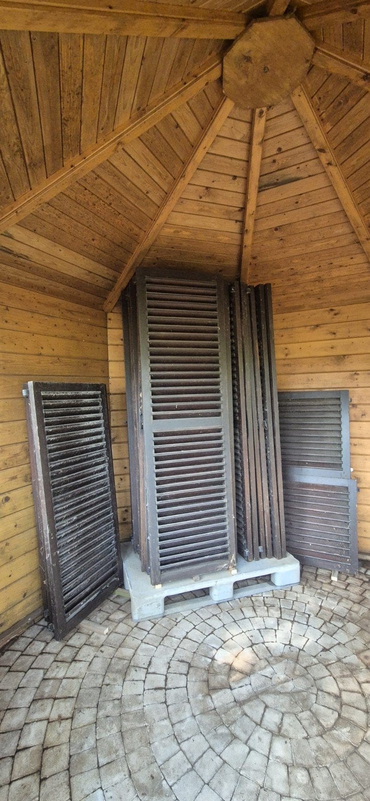 Meranti hout raamluiken, Ophalen
