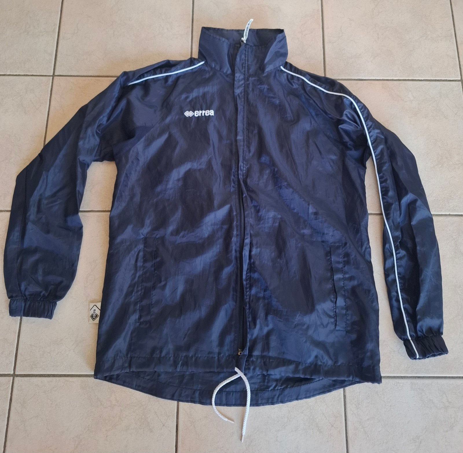 regenjas Errea maat XS met kap in kraag, Caravans en Kamperen, Ophalen of Verzenden, Zo goed als nieuw, Regenjas, Kinderen
