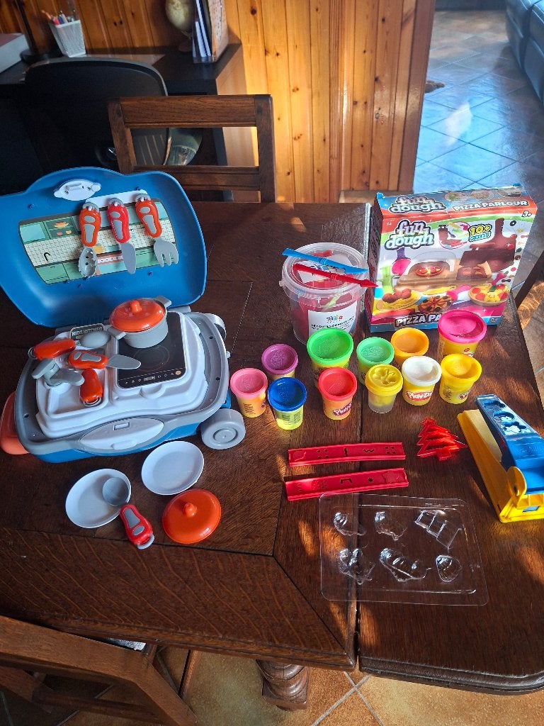 Set boetseerklei + keuken + een pizzaoven, Ophalen, Gebruikt