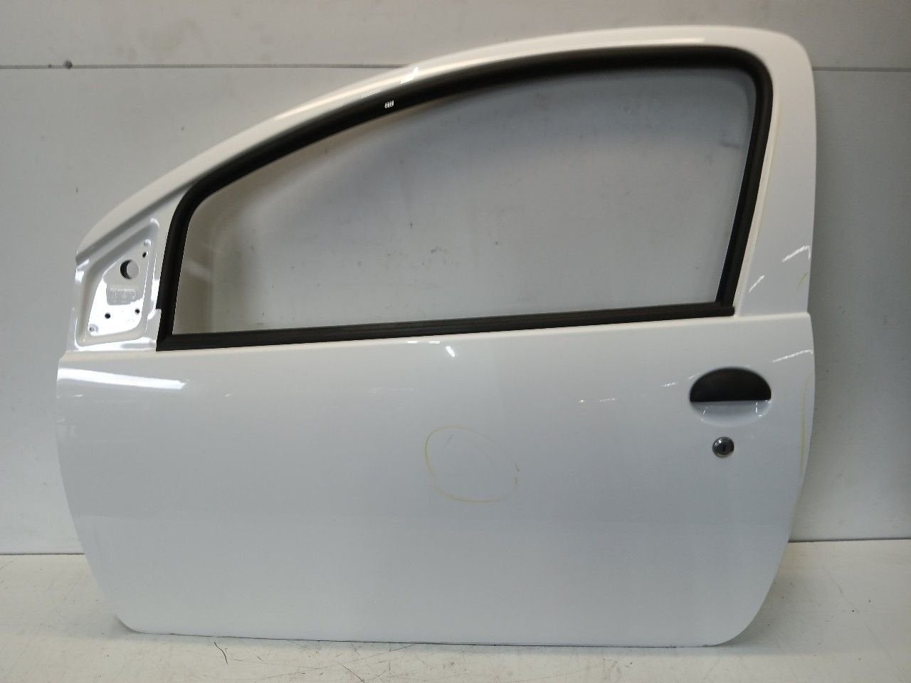 Portier links voor Toyota Aygo, Auto-onderdelen, Onderdelen@venauto.nl, Van der Ven Autorecycling B.V., Gebruikt, Ettenseweg 76, 4706 PB Roosendaal, The Netherlands