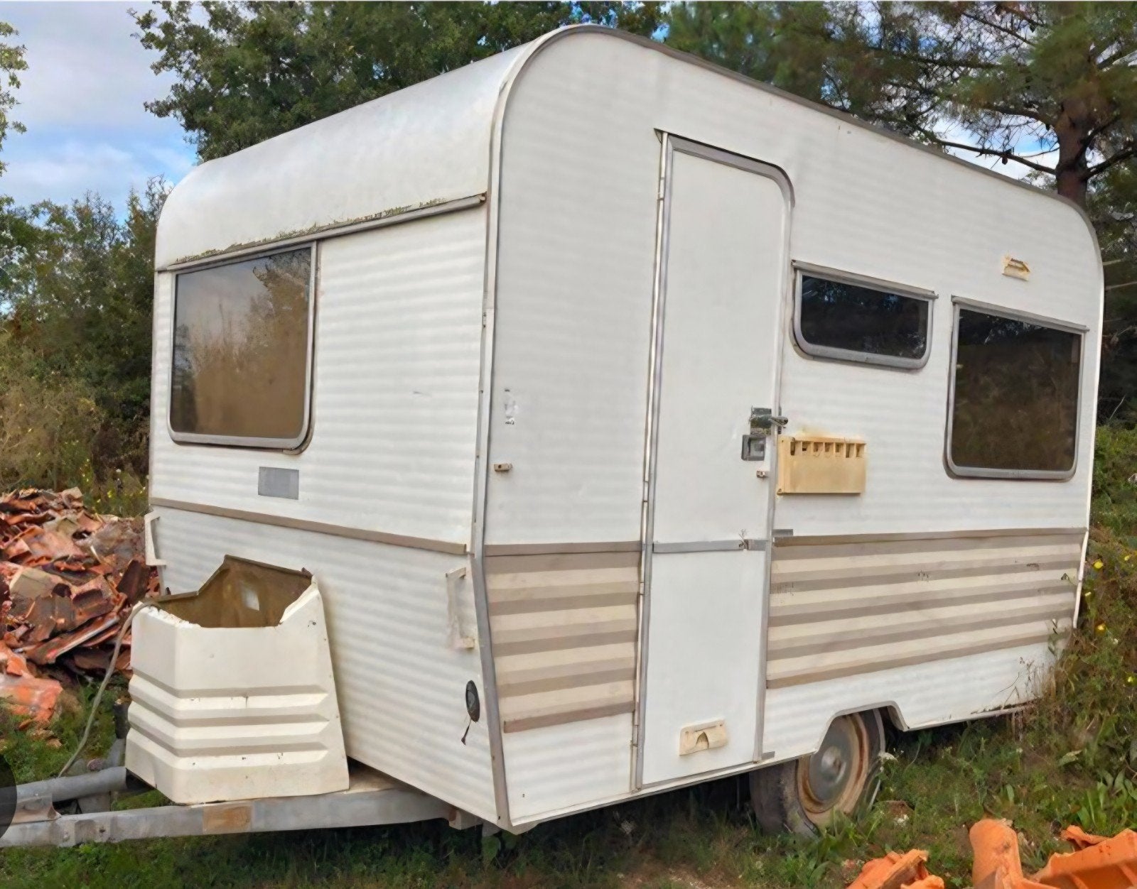Cherche vieille caravane-750 kg, Caravanes & Camping, Particulier