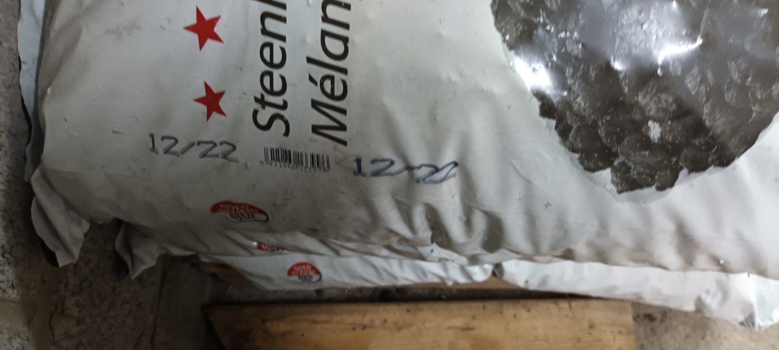 7 sacs de charbon, Enlèvement, Neuf, Autres carburants