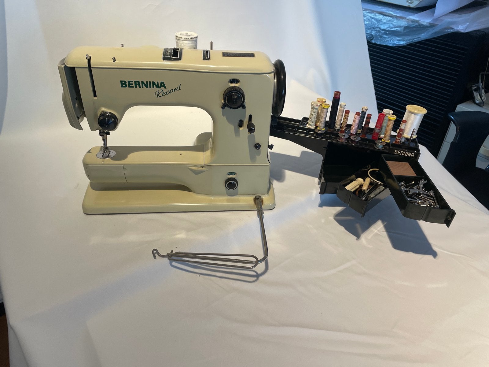 Bernina - vintage naaimachine, Hobby en Vrije tijd, Naaimachines en Toebehoren, Ophalen, Zo goed als nieuw, Naaimachine, Bernina