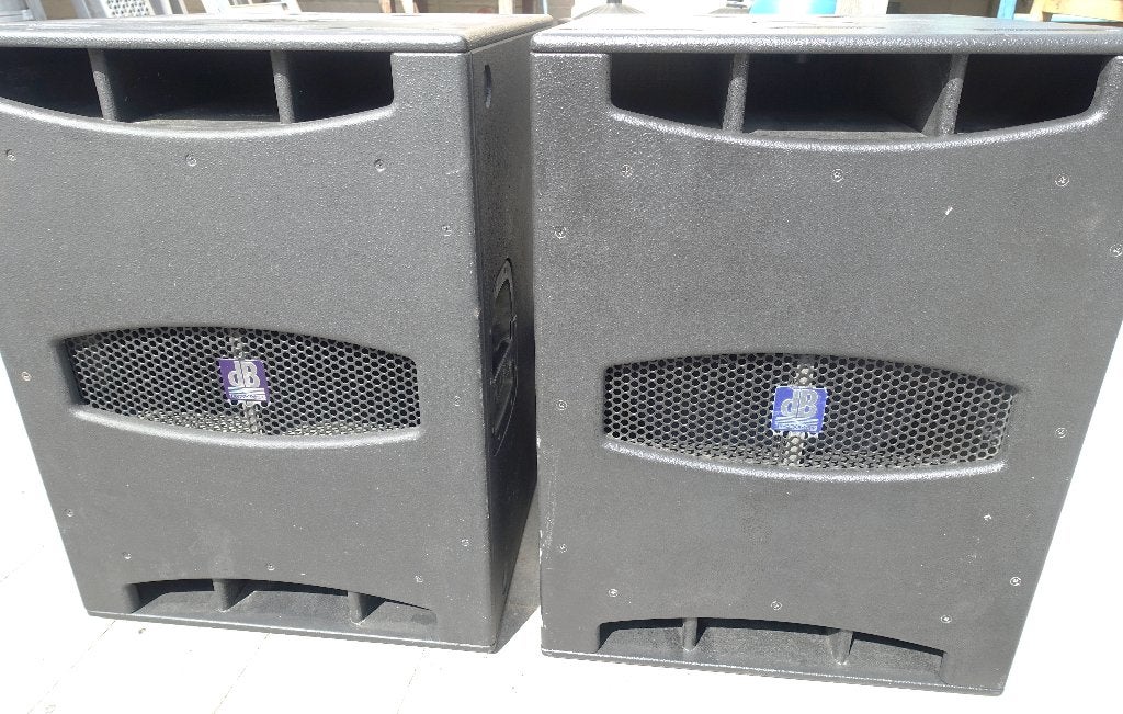 DB Technologies sub D18, Musique & Instruments, Enlèvement ou Envoi, Comme neuf, 500 à 1000 watts