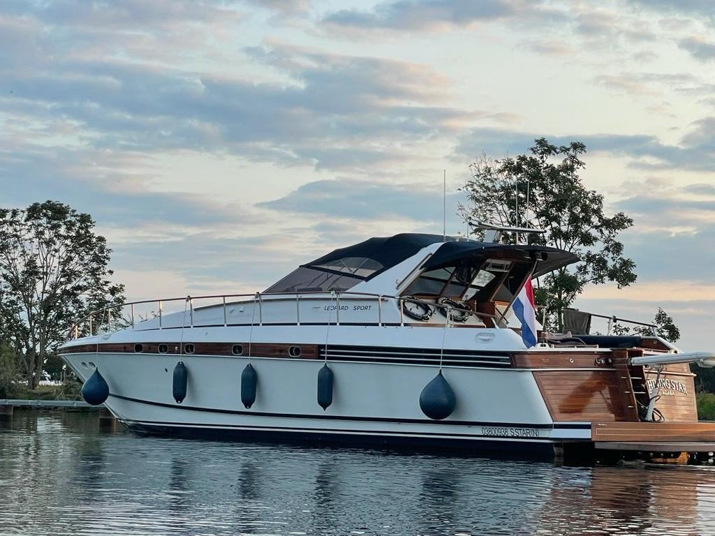 Leopard Sport de luxe 21 mètres Hydronautica CVO 2032 Riva E, Diesel, Sondeur, Utilisé, 21 m