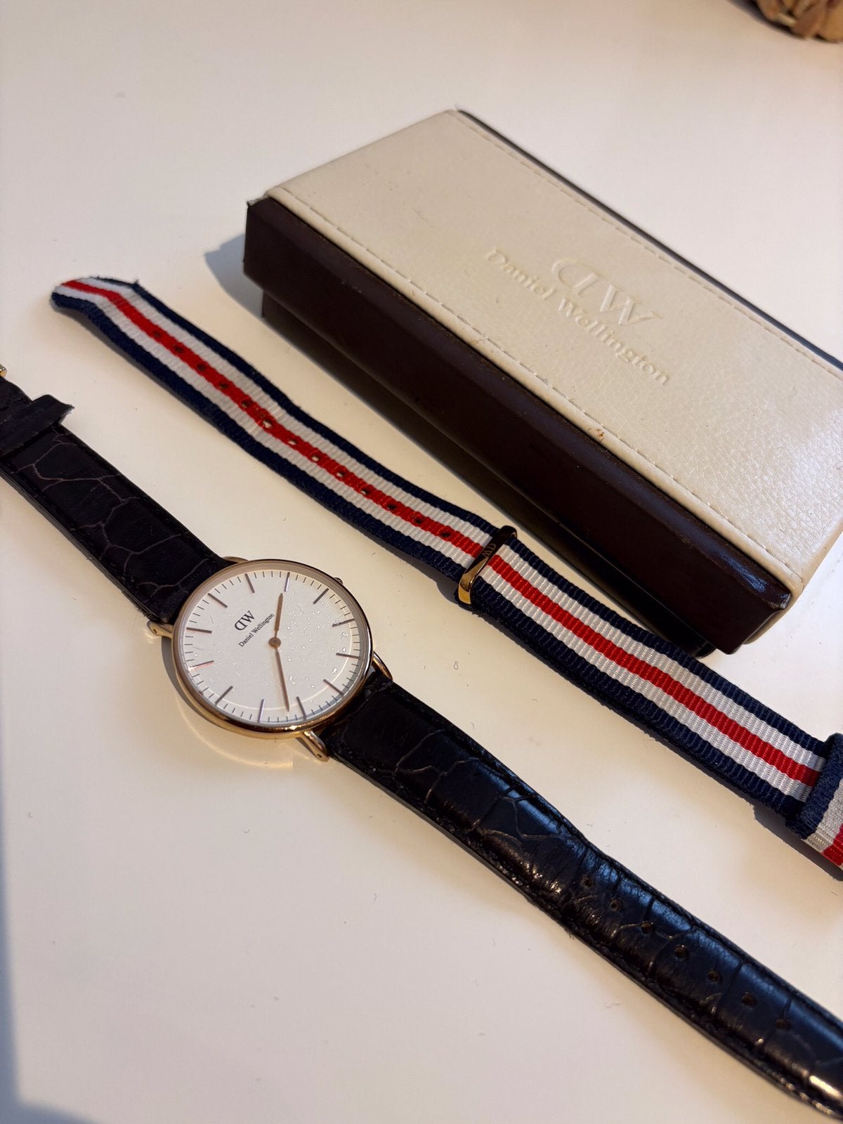 Daniel Wellington dameshorloge + extra bandje & doos, Handtassen en Accessoires, Ophalen of Verzenden, Gebruikt
