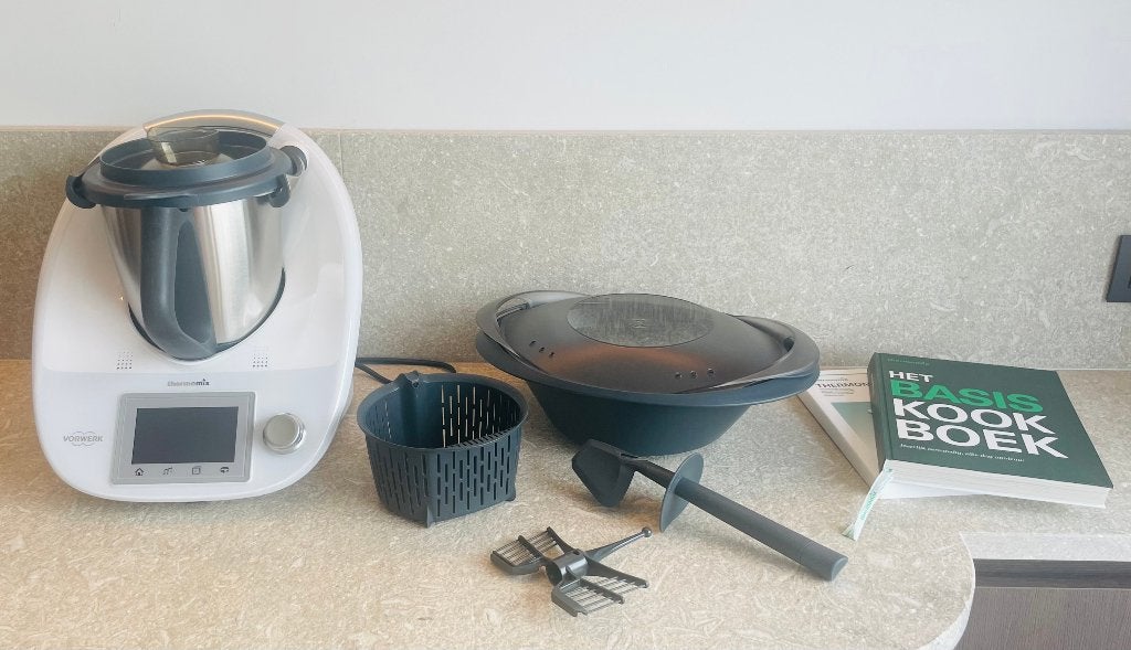 Thermomix TM5 te koop, Elektronische apparatuur, Keukenmixers, Ophalen, Gebruikt, 1 tot 2 liter, 3 snelheden of meer