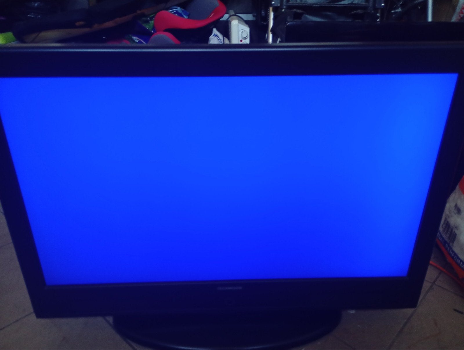 Téléviseur Techwood LCD32855FHD 32 pouces en bon état, Enlèvement