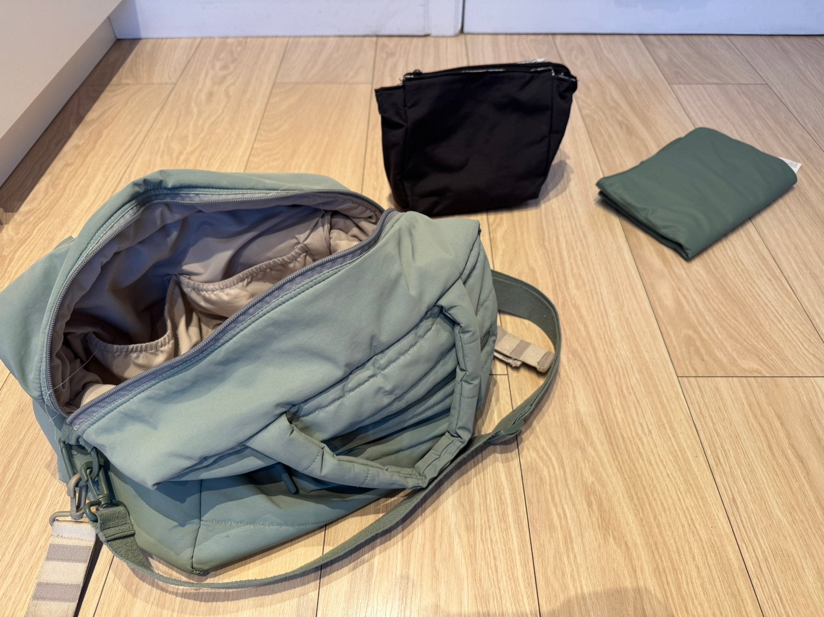 Done by Deer Quilted Changing Bag – Groen Uitstekende staat, Kinderen en Baby's, Verzorgingstas, Ophalen of Verzenden, Groen, Meerdere opbergvakken