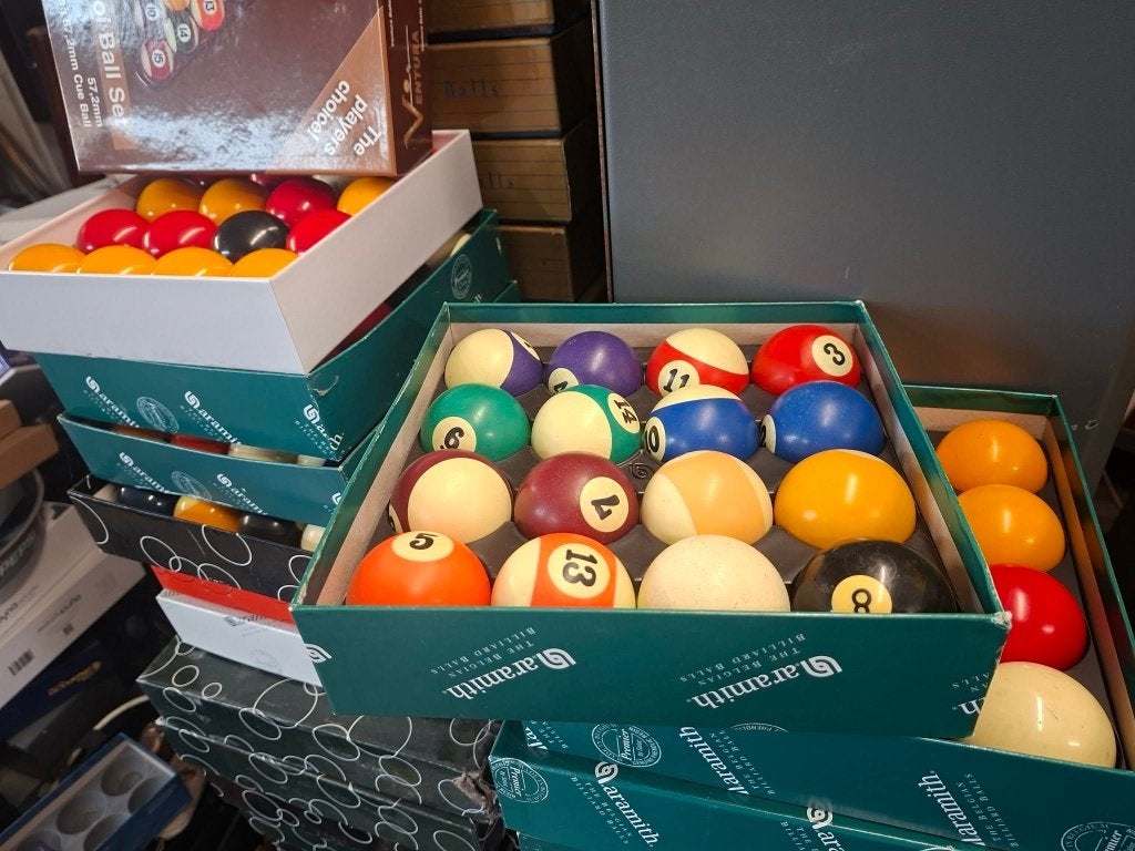 Meerdere gebruikte sets poolballen., Ophalen, Gebruikt, Keu of Ballen
