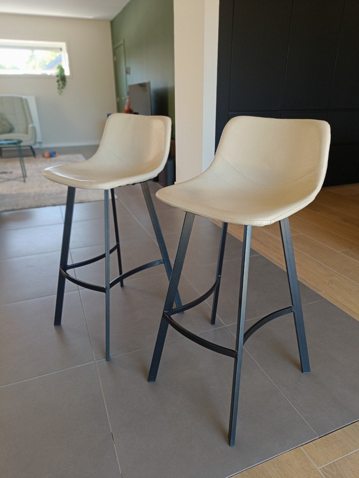 2 design lederen barkrukken (nieuwprijs 425 eur / stuk), 2 krukken, Ophalen, Leer, 60 tot 90 cm