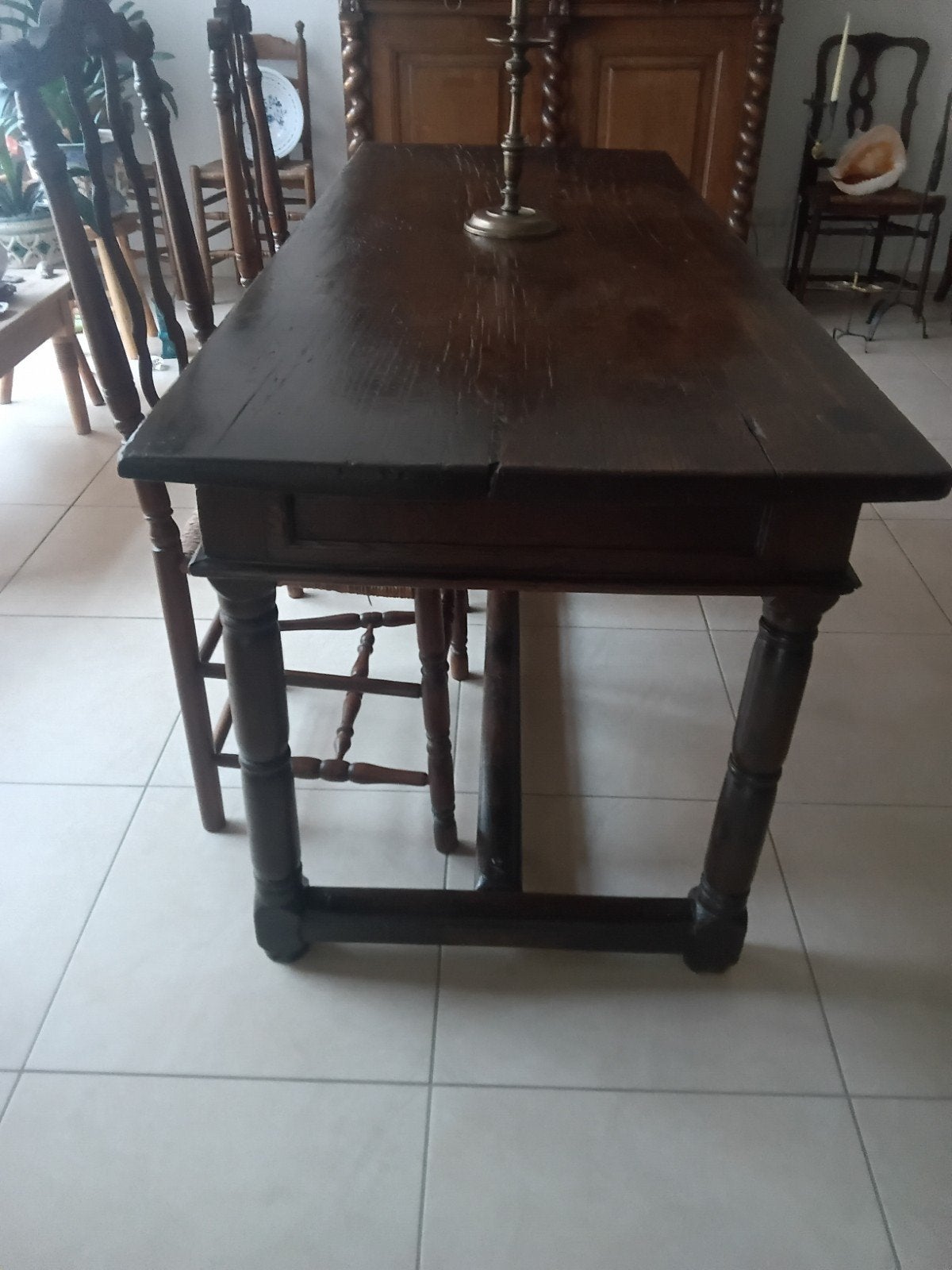 17e eeuwse Spaanse kloostertafel in kastanje, Ophalen