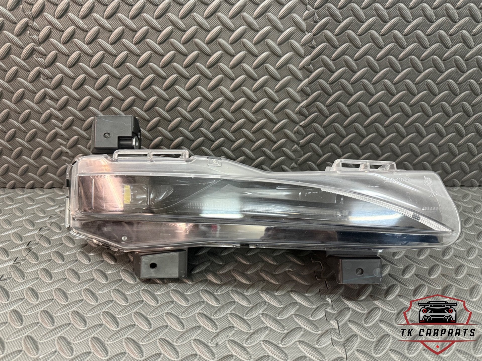 Phare antibrouillard droit Tesla Model S 6400000192, Autos : Pièces & Accessoires, Tesla, Inc., Neuf, Info@tesla.com, Tesla Road 1
78725  Austin