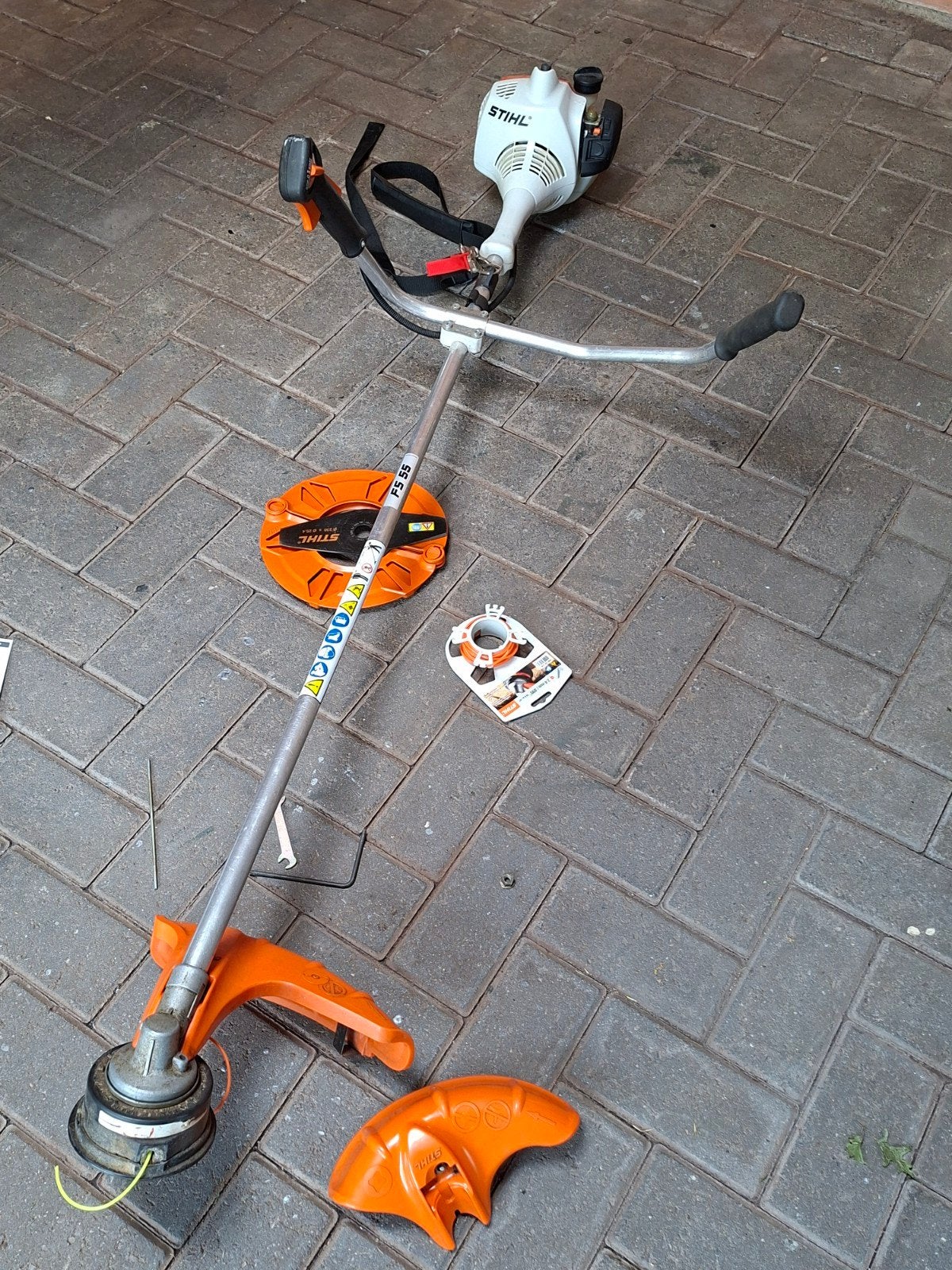 Bosmaaier stihl, Ophalen