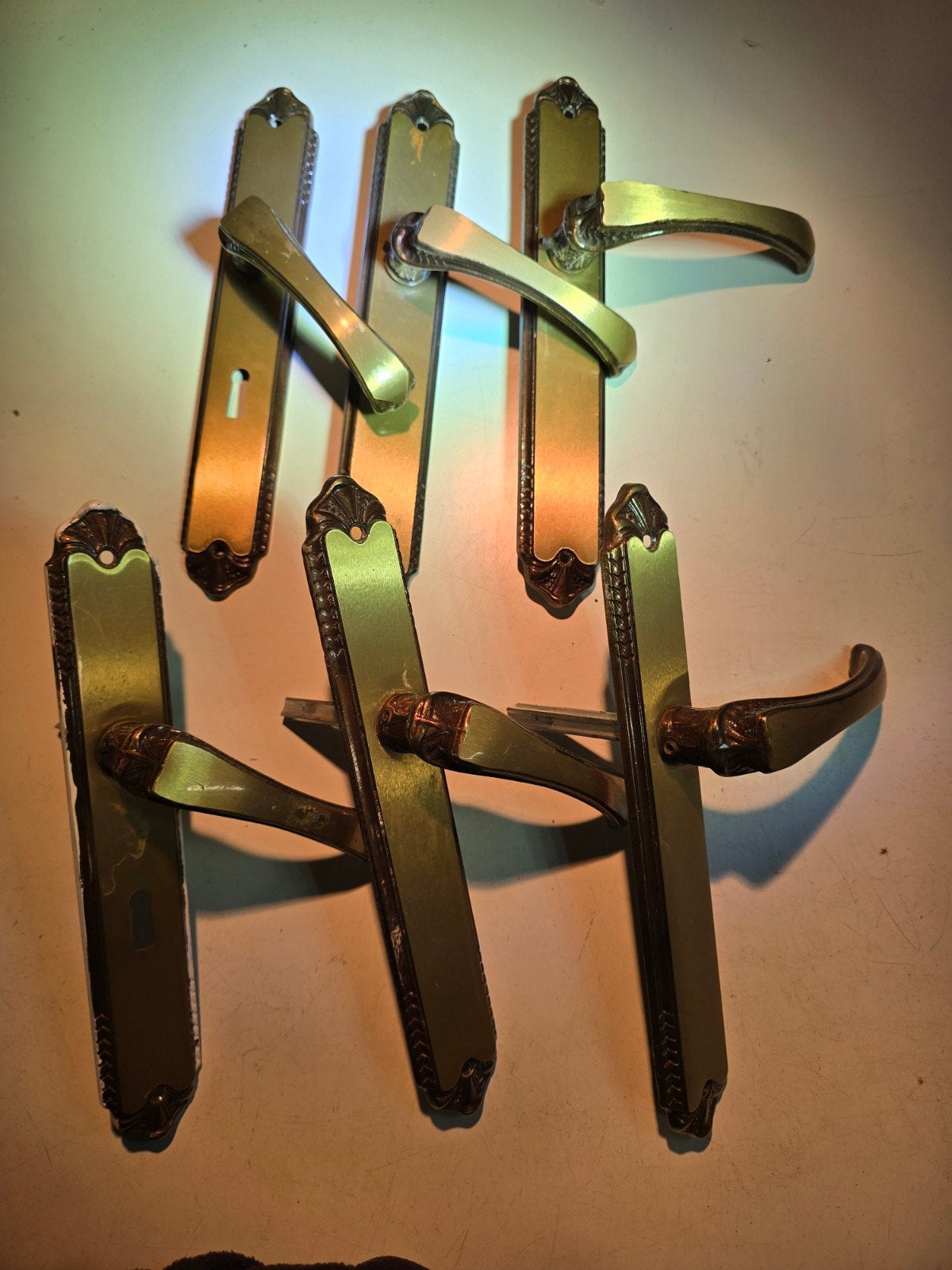 3 klassieke deurklinksets met lange schilden, Antiek en Kunst, Ophalen of Verzenden
