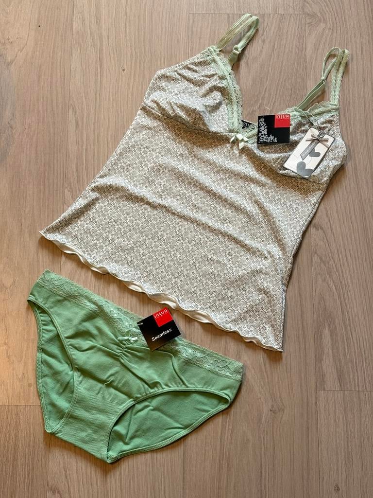Nieuw groen setje van Insua (S/M)., Kleding | Dames, Ophalen of Verzenden, Groen, Setje