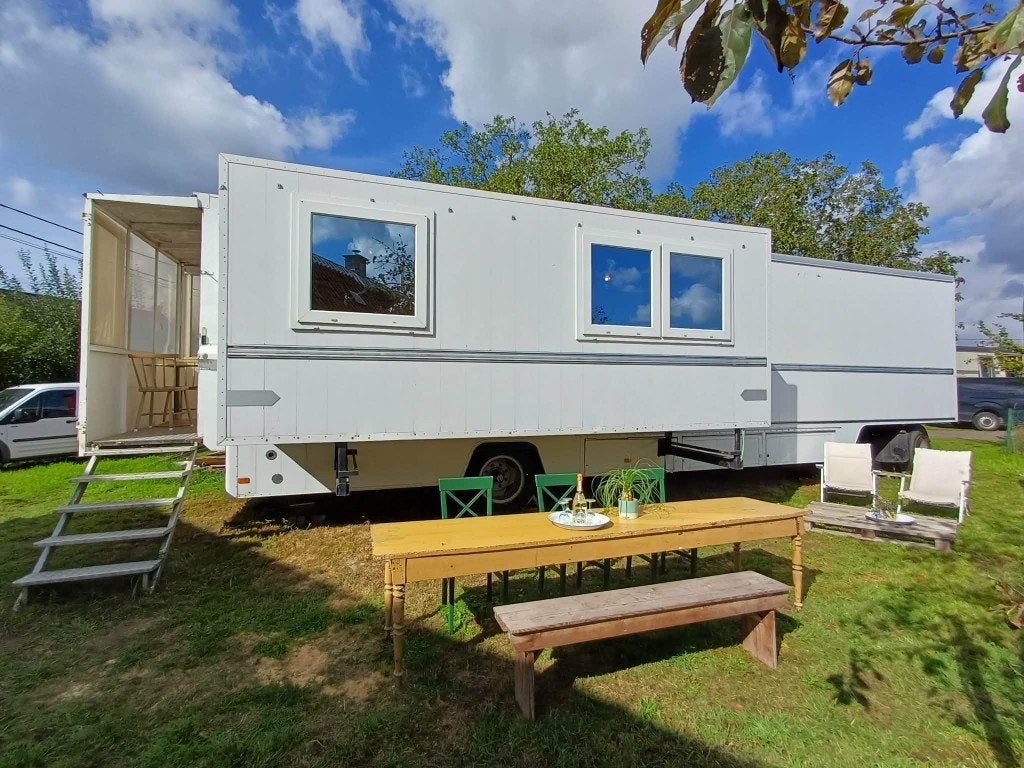 Gerenoveerde kermis woonwagen tiny house 11m L met uitschuif, Ophalen, Zo goed als nieuw