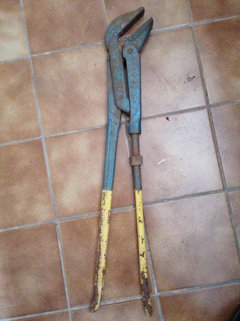 Pince chauffagiste