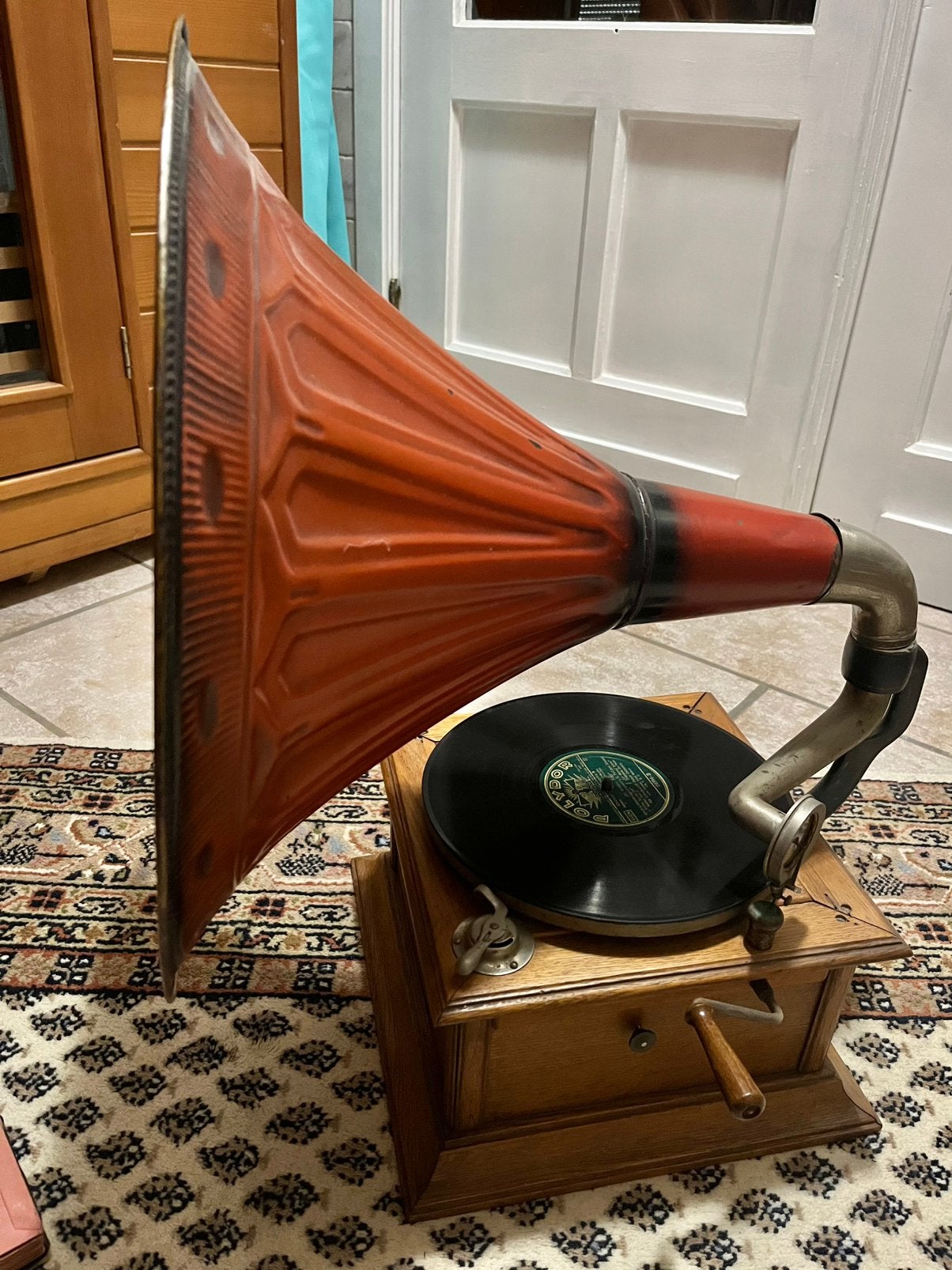 Oude grammofoon “his master voice” ca 1905-1920, Enlèvement