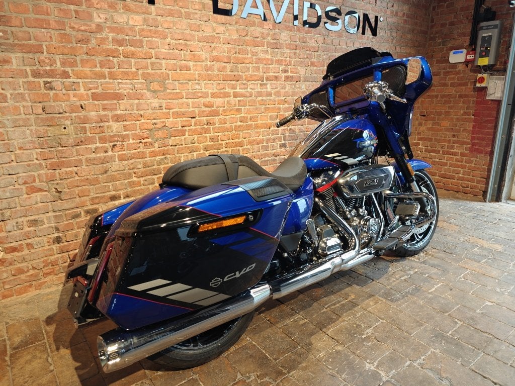 Harley-Davidson TOURING CVO Street Glide, Plus de 35 kW, Info@freedom-machines.be, Neuf, Autre