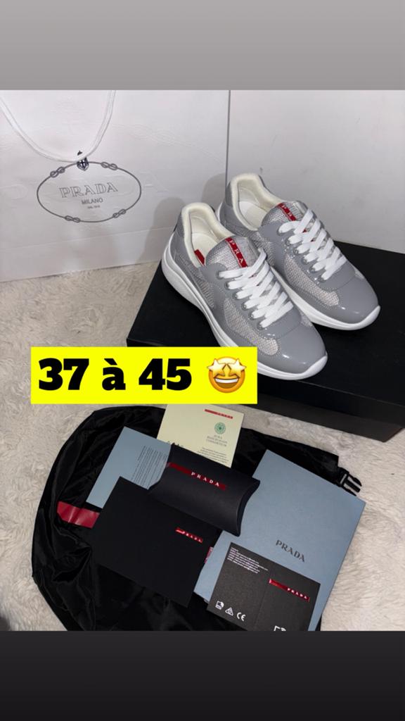 Prada cup gris, Ophalen of Verzenden