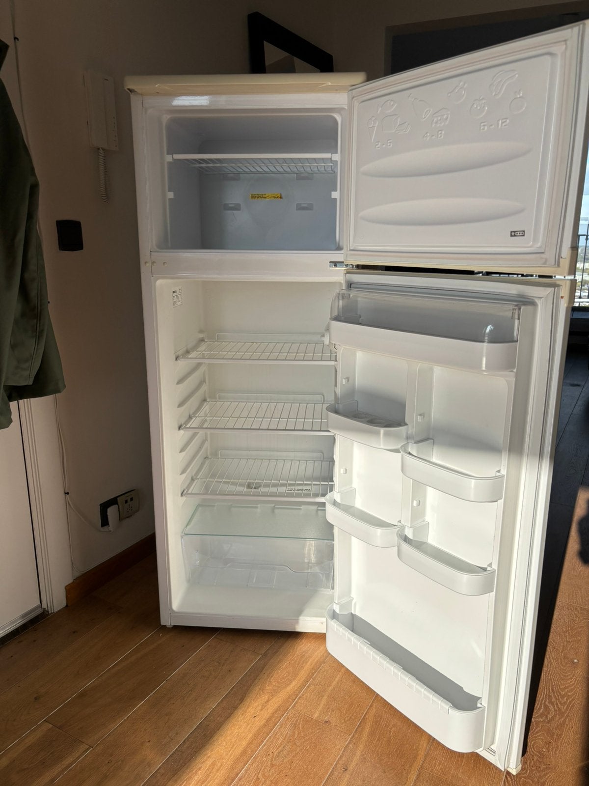 Frigo Beko RRN2240HCA, Electroménager, Utilisé, 45 à 60 cm, 150 à 200 litres, Enlèvement