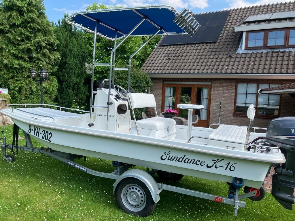skiff sea ray sundance met T-top 40pk yamaha trailer, Sports nautiques & Bateaux, Bateaux de pêche & à console, Comme neuf, Sea Ray