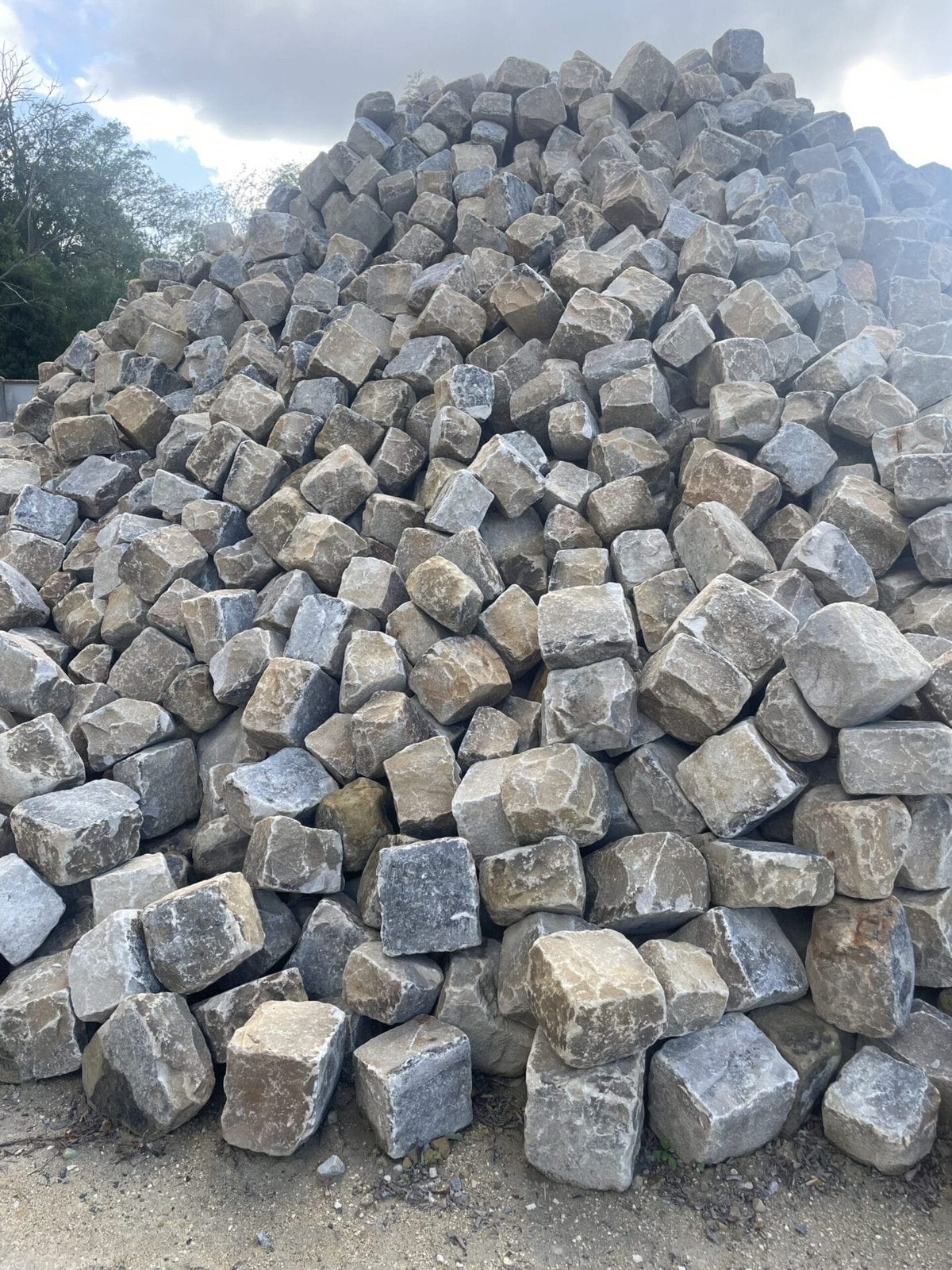 Recherche pavés en grès et granit en grosse quantité, Enlèvement, Comme neuf
