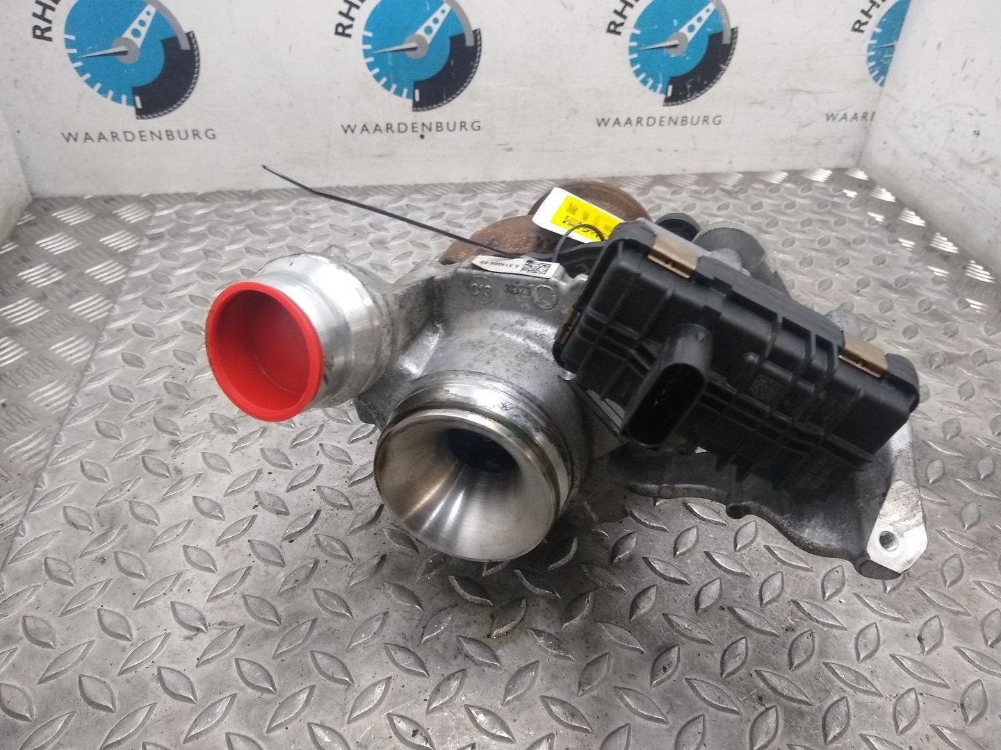 BMW 1 SERIES TURBO 2015, Auto-onderdelen, Ophalen of Verzenden, Gebruikt, Stiba lid