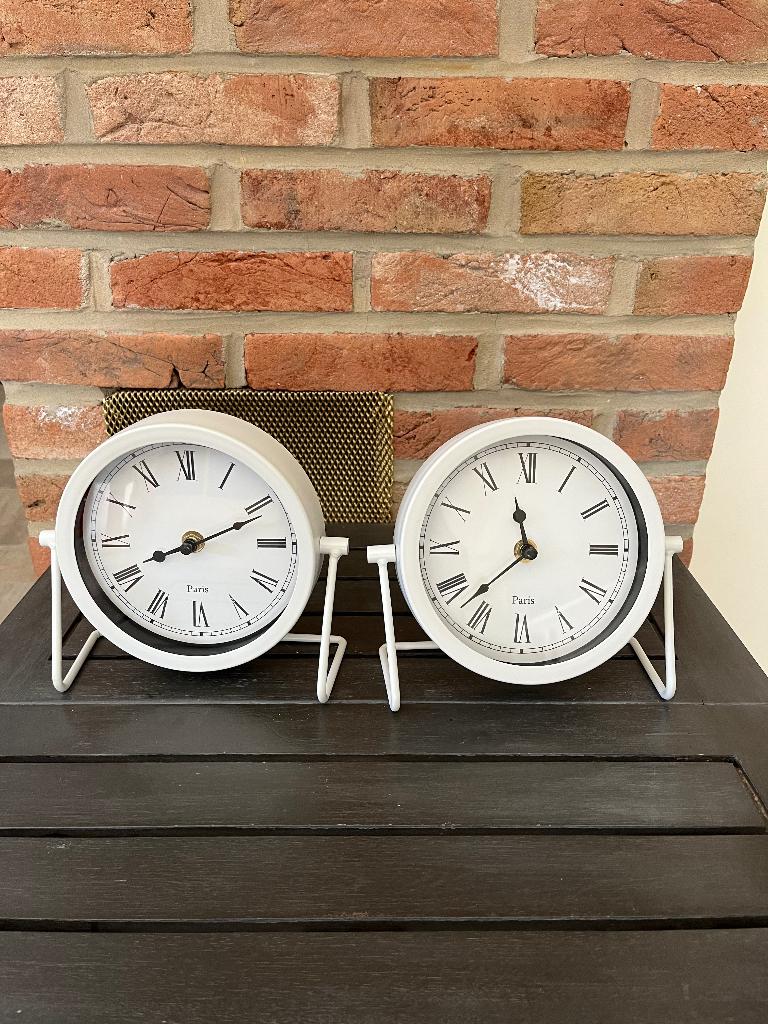2 petites horloges sur pied, Enlèvement, Utilisé