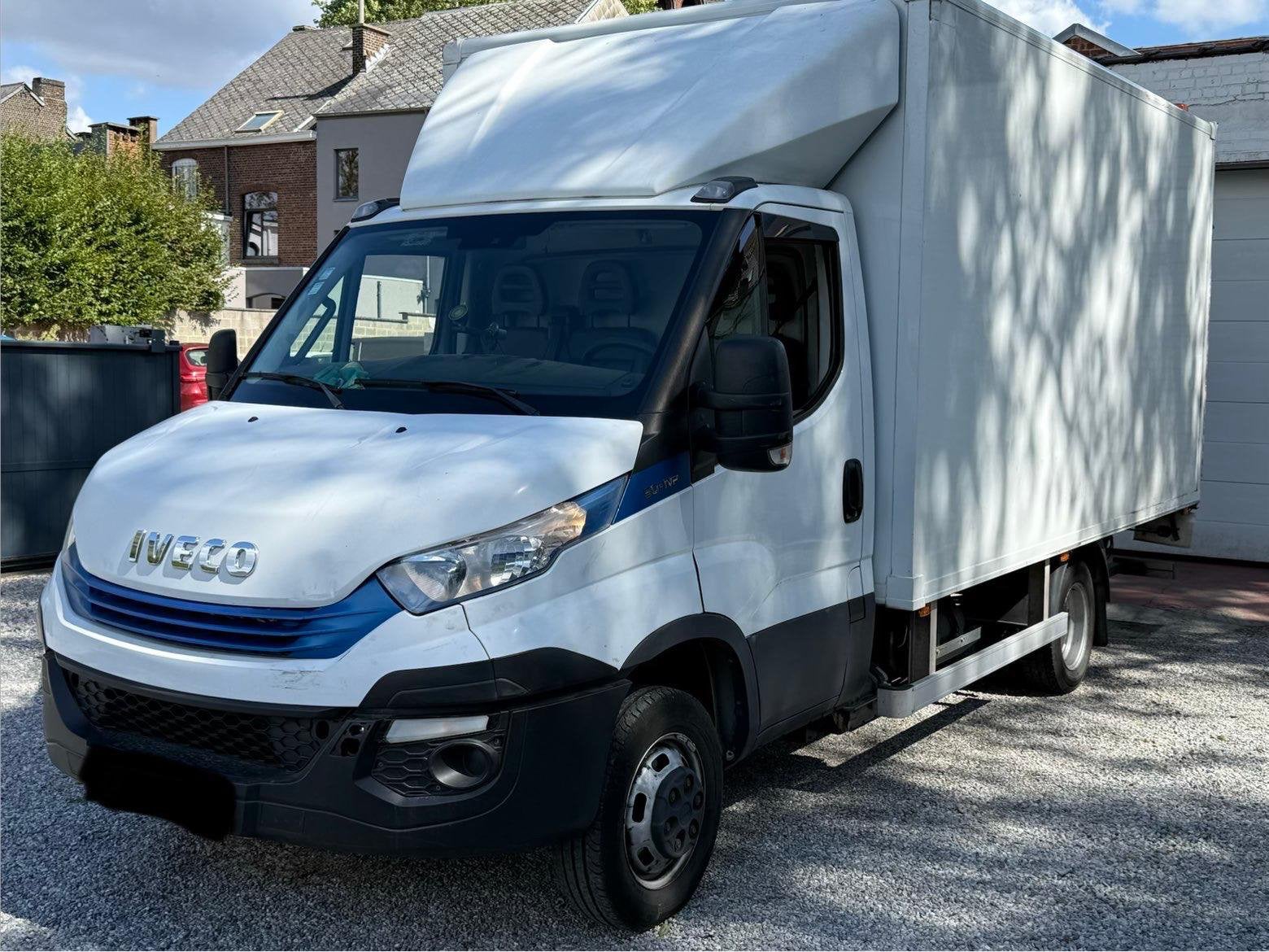 Iveco dailly 3.0 cng 2018 179000km, Autos, Boîte manuelle, Electronic Stability Program (ESP), Particulier, Blanc
