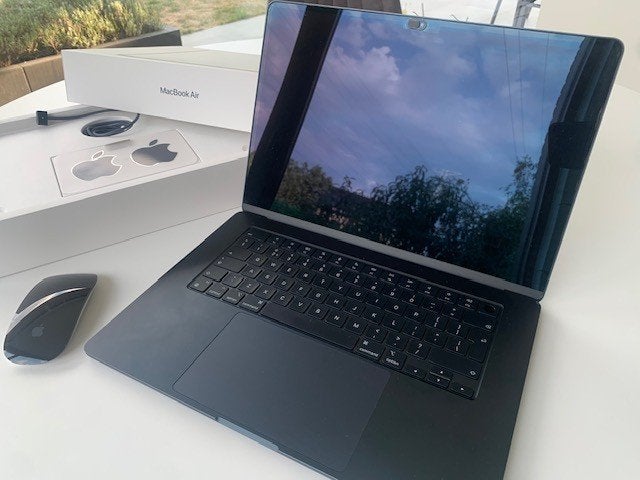 Macbook air M2 2023 15" 8GB/512GB + Magic Mouse, Ophalen, 8 GB, 512 GB, Zo goed als nieuw