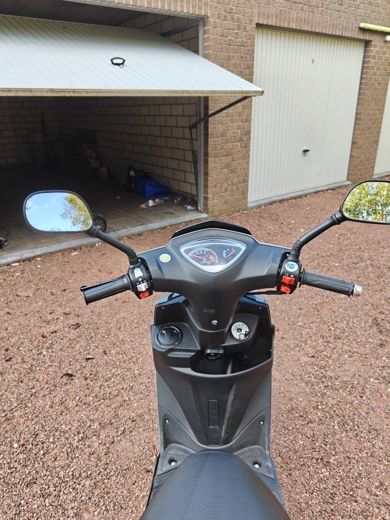 Scooter Klasse A 50cc – Dixon, Fietsen en Brommers, Ophalen, Zo goed als nieuw, TNT