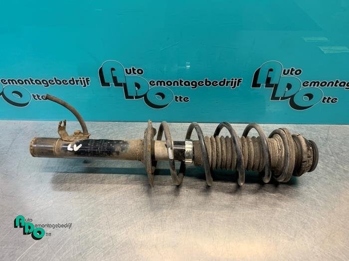 Schokdemperpoot links-voor van een Toyota Aygo (Aygo 08-), Gebruikt, -, -, Ophalen of Verzenden