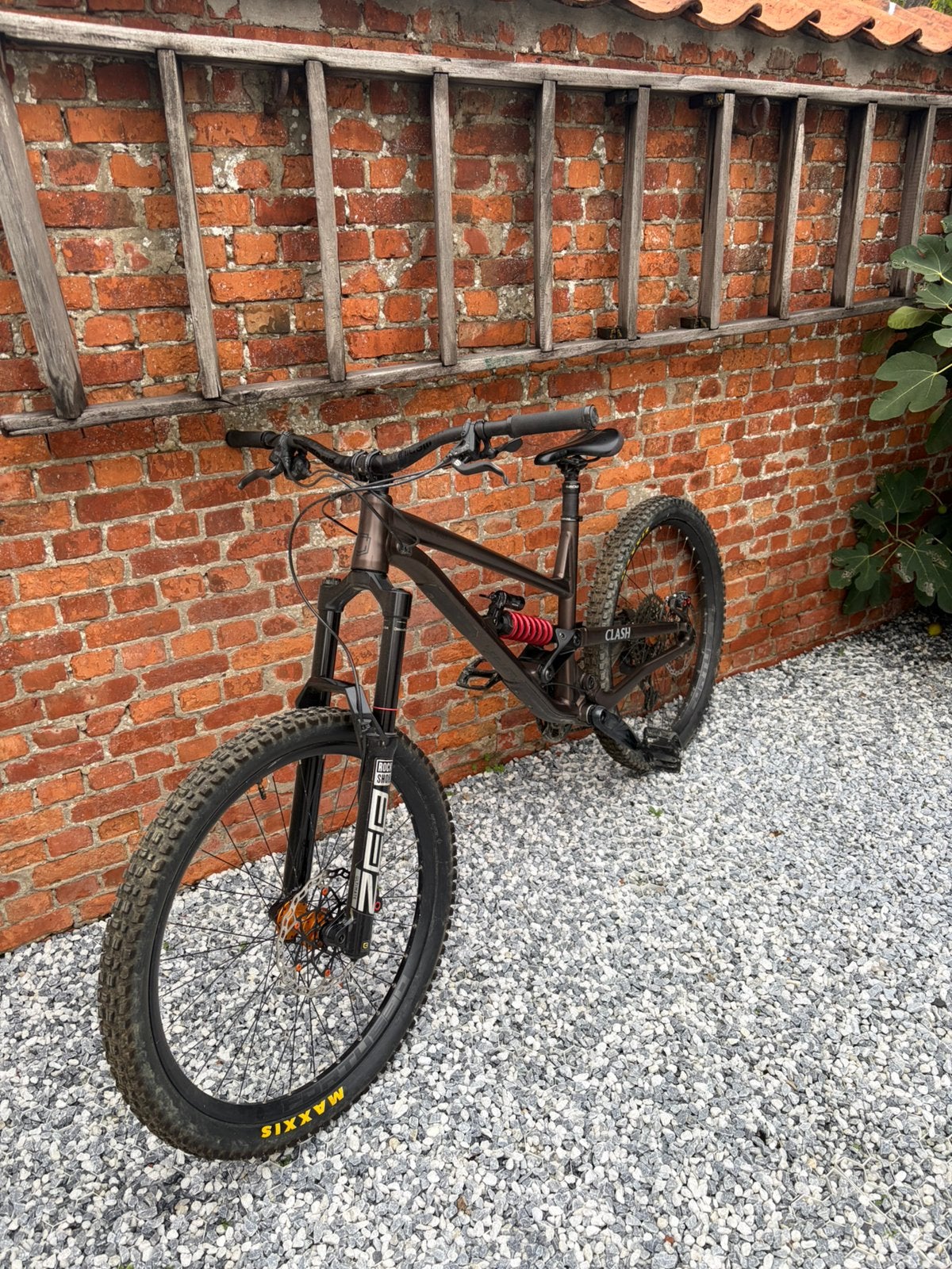 Commencal clash 27” custom build mountainbike, 24 inch of meer, Gebruikt, Stuur 360° draaibaar, Aluminium