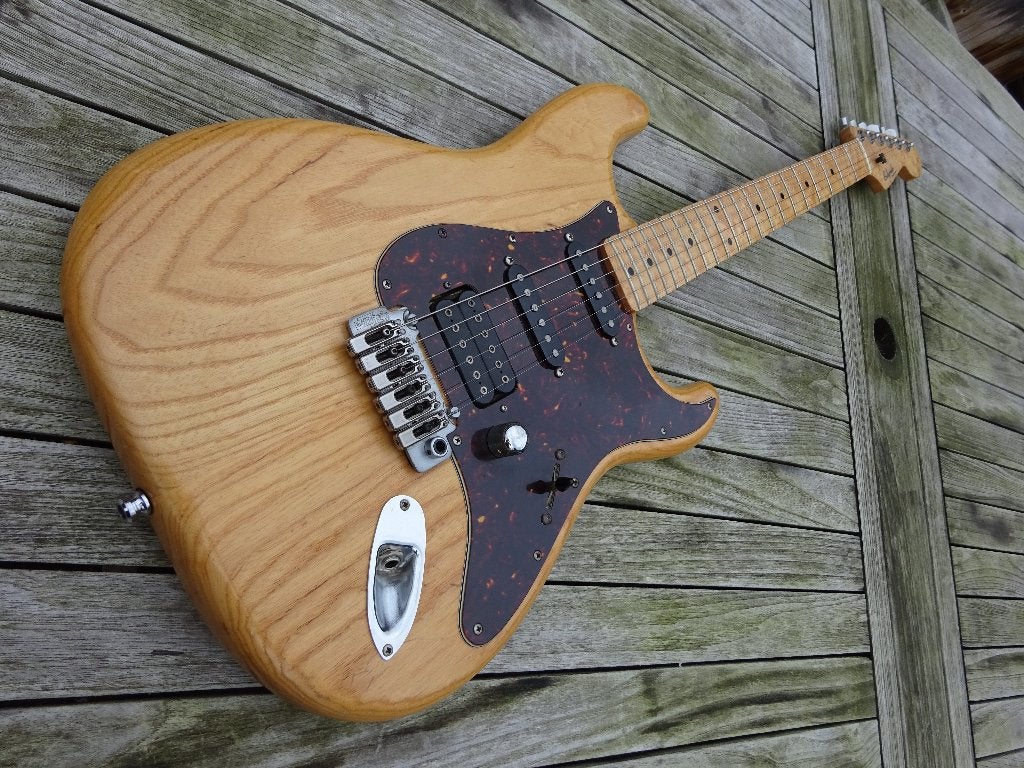 Stratocaster Paul Belgrade dans les cendres des marais, Musique & Instruments, Enlèvement, Utilisé, Solid body, Autres marques