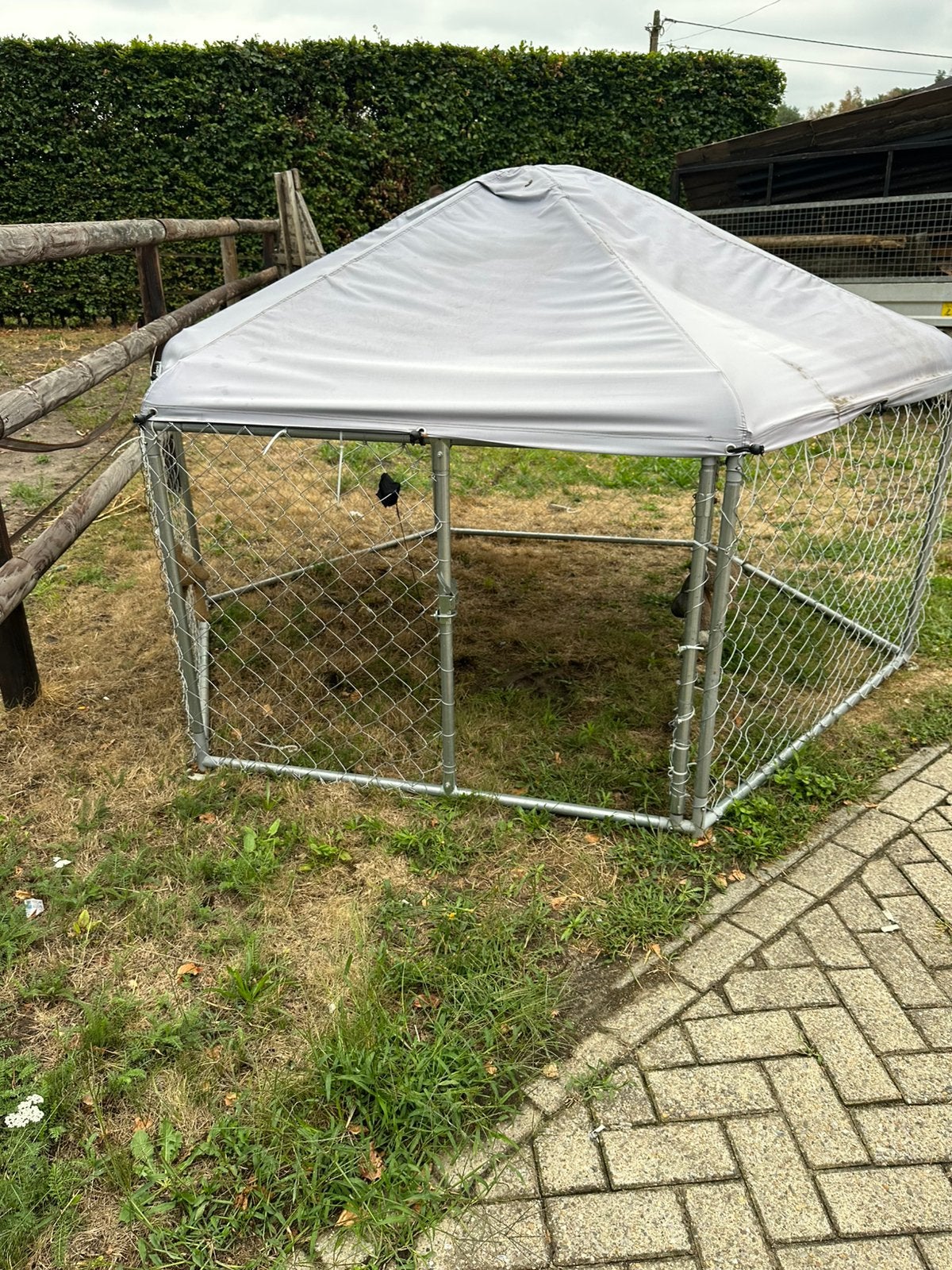 Ren voor dieren, Ophalen, Zo goed als nieuw