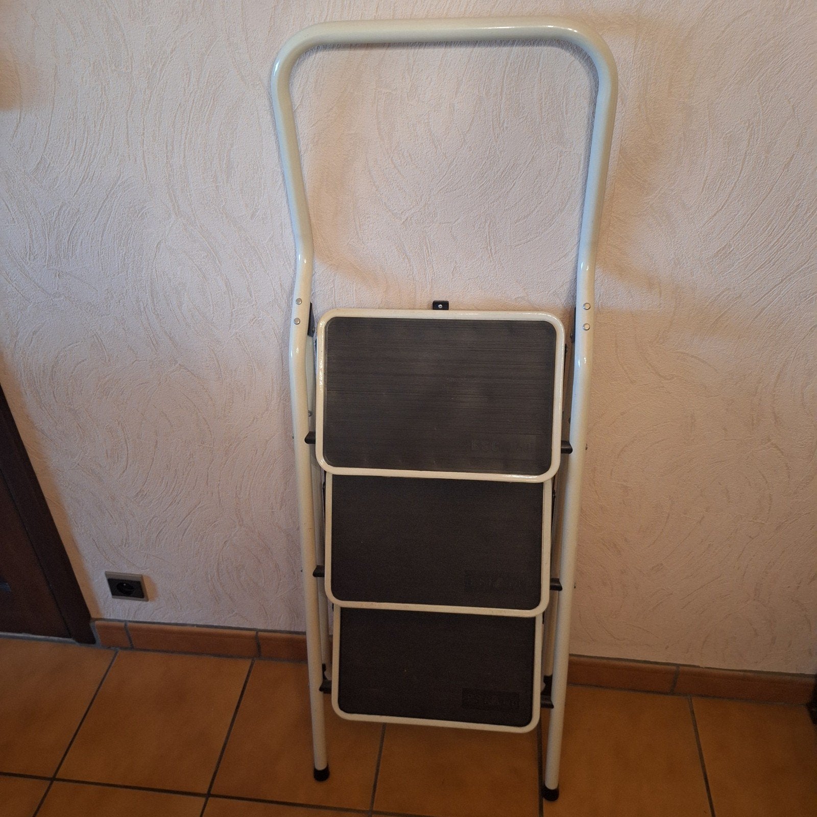 Trapladder 3 extra brede treden, Ophalen, Zo goed als nieuw, Ladder, Opvouwbaar of Inschuifbaar