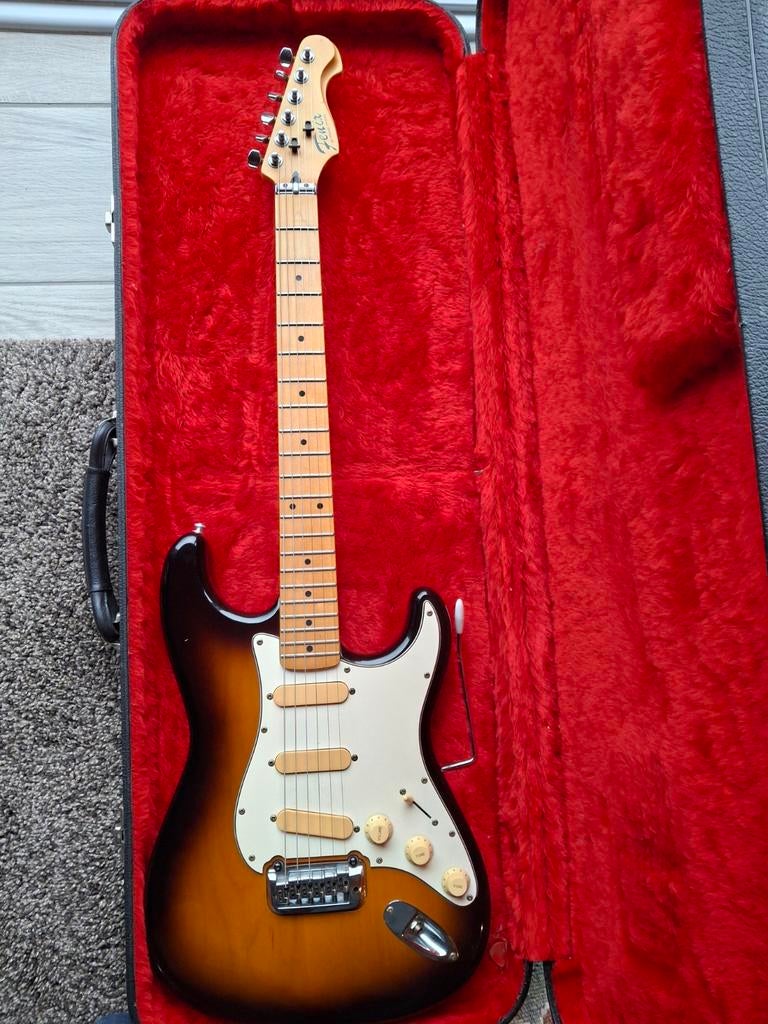 Fenix ( by Young Chang) strat, Ophalen
