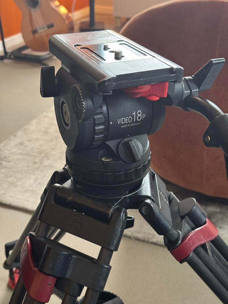 Sachtler Video 18P Hoofd met CF Tripod Poten, TV, Hi-fi & Vidéo, Photo | Trépieds & Rotules, Enlèvement