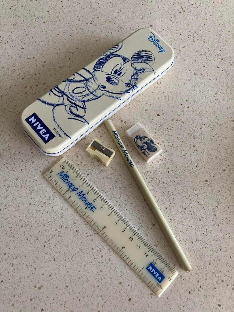 Disney Nivea pennendoos met inhoud, Enlèvement ou Envoi, Mickey Mouse, Comme neuf, Stylo, Crayon ou Feutre