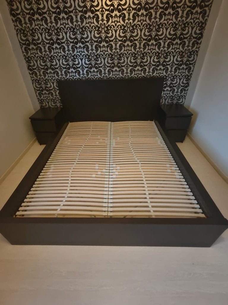 Bed inclusief lattenbodem/nachtkastjes/commode kast, Maison & Meubles, Enlèvement, Utilisé, Deux personnes, Modern