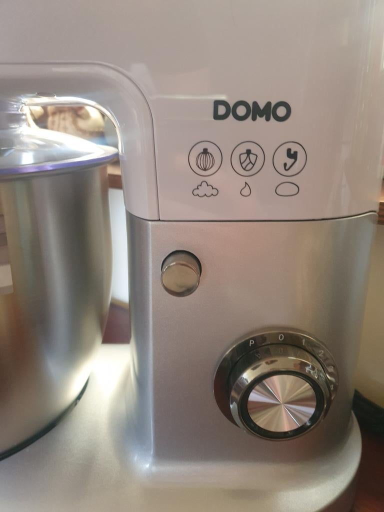 Robot de cuisine DOMO, 6 L, 1 200 W
DO9231 KR, Neuf, Résiste au lave-vaisselle, Enlèvement, 4 litres ou plus