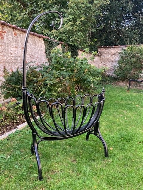 Berceau en bois courbé style Thonet, Enlèvement