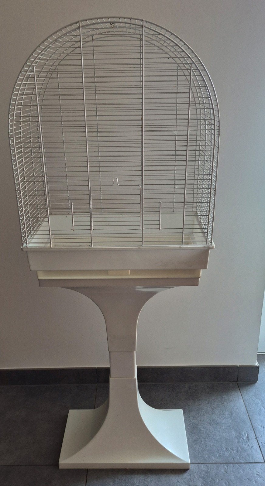 2 vogelkooien op voet  per stuk, Animaux & Accessoires, Oiseaux | Cages & Volières, Enlèvement, Utilisé, Synthétique, Cage à oiseaux