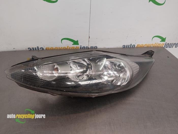 Phare gauche d'un Ford Fiesta, -, -, 3 mois de garantie, -