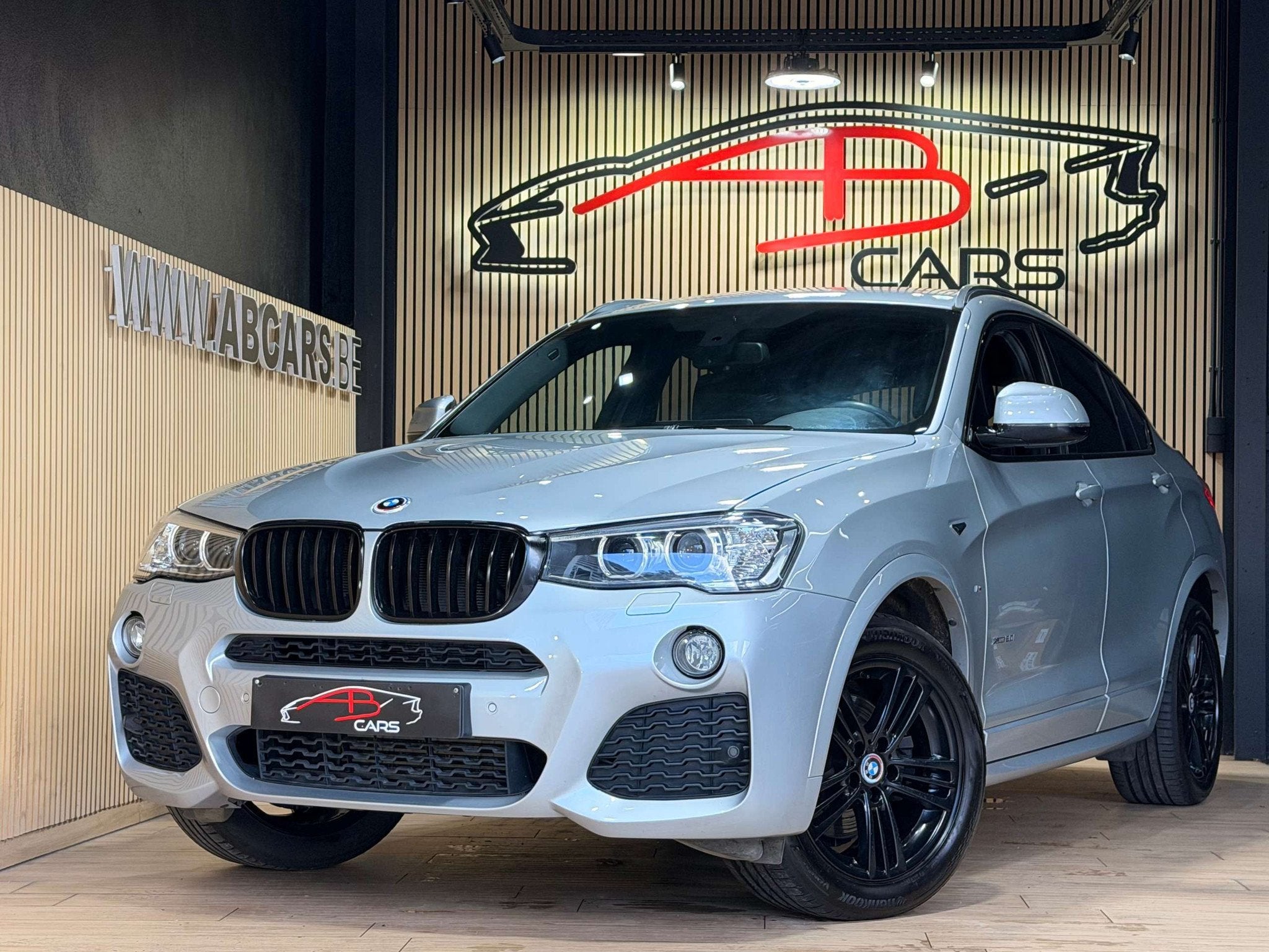 BMW X4 2.0iA xDrive20 * GARANTIE 12 MOIS * PACK M *, Auto's, BMW, Automaat, Gebruikt, 4 cilinders, Bedrijf