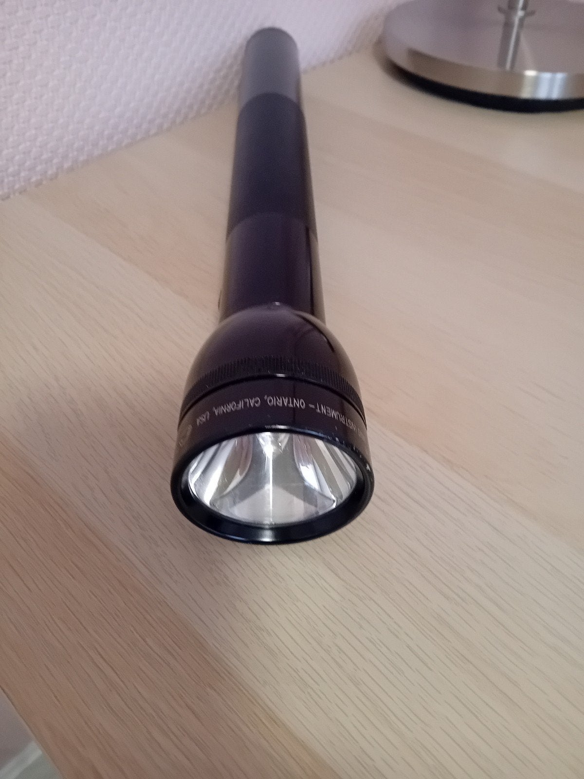 lampe MAG-LITE, Enlèvement